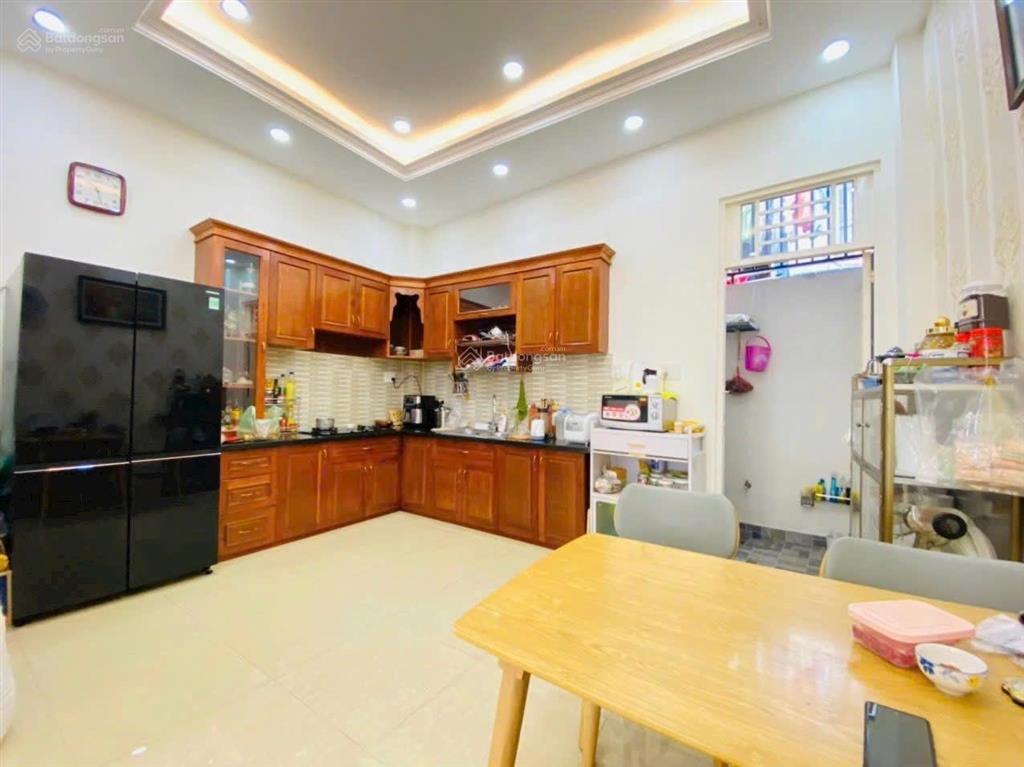 Tôi tên thông bán nhà đường lê quang định phường1 gò vấp dt 61m2 tôi bán 3tỷ680