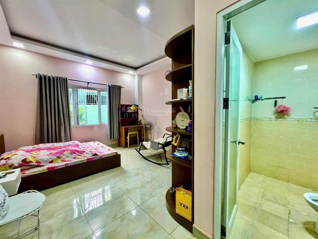 Tôi đang có căn nhà cần bán gấp đường trần bình trọng quận 10