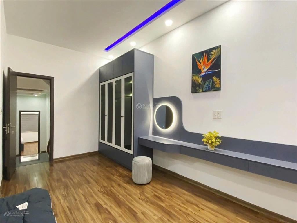 Cần bán gấp căn nhà đường trần khắc chân, phường tân định, quận 1. giá 3 tỷ 890