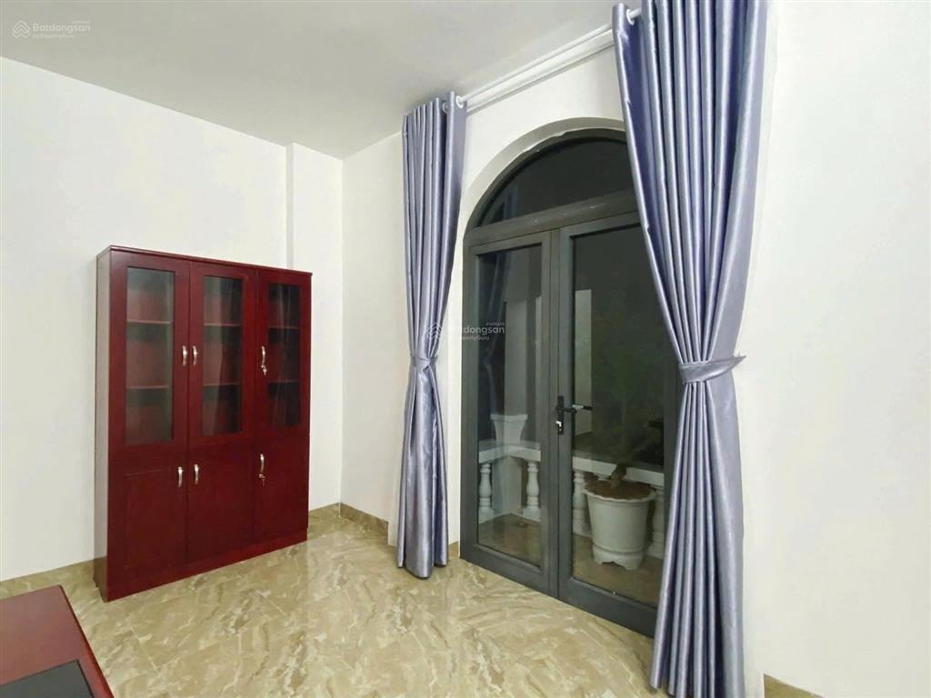 Cần bán gấp căn nhà đường trần khắc chân, phường tân định, quận 1. giá 3 tỷ 890