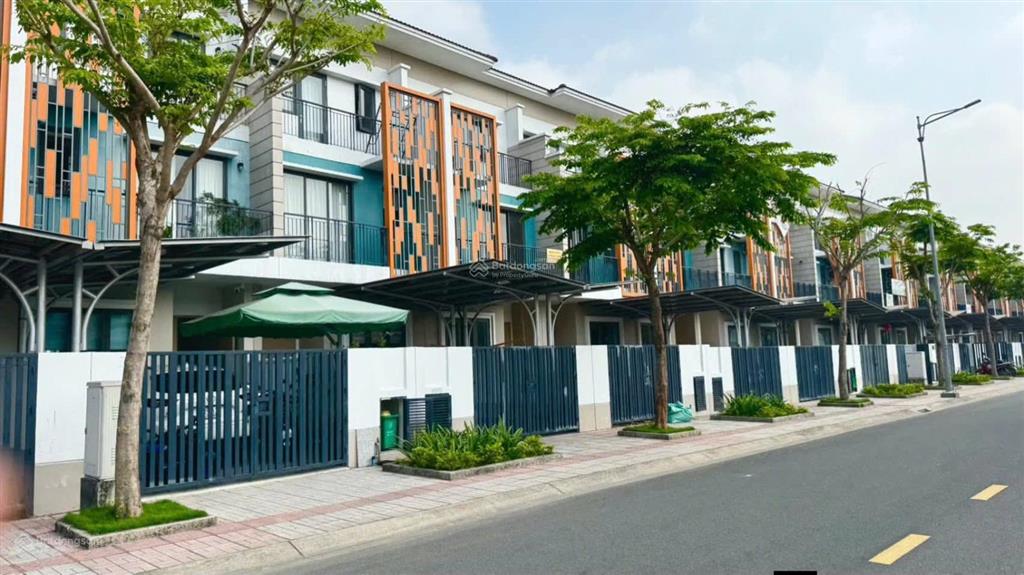 Bán bt tại sun casa central, 3,38 tỷ, 100m2, giá tốt cho khu đô thị vsip 2