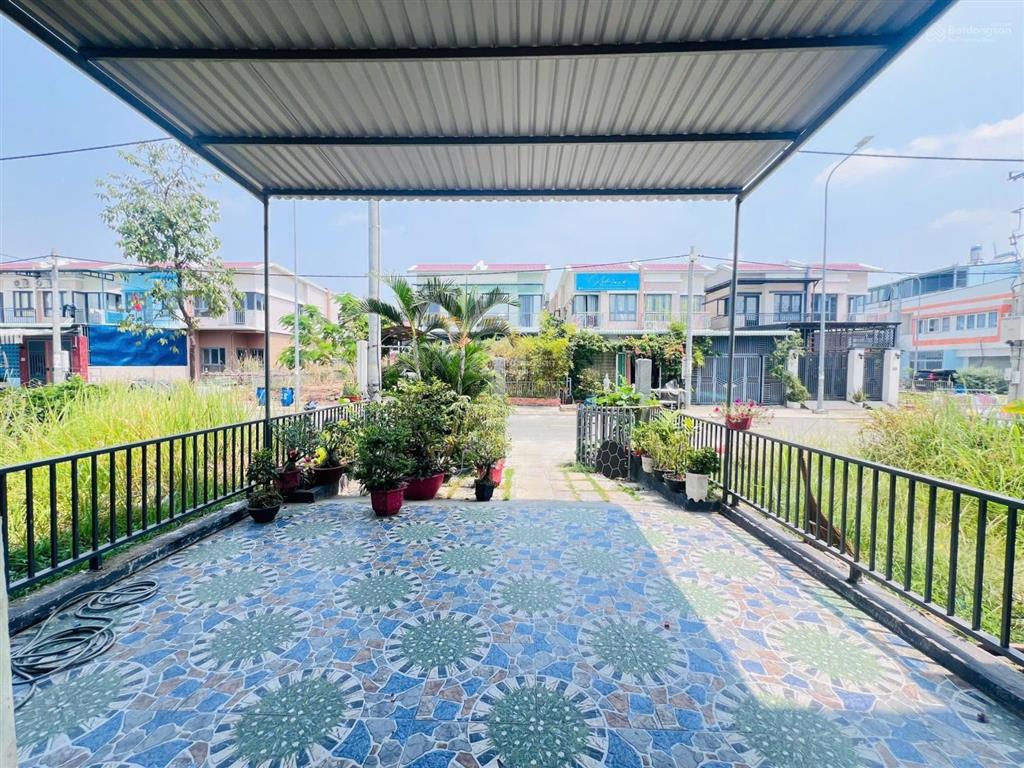 Bán bt giá siêu hời tại oasis city, 1,8 tỷ, 80m2, 2pn, 2wc, 2 tầng
