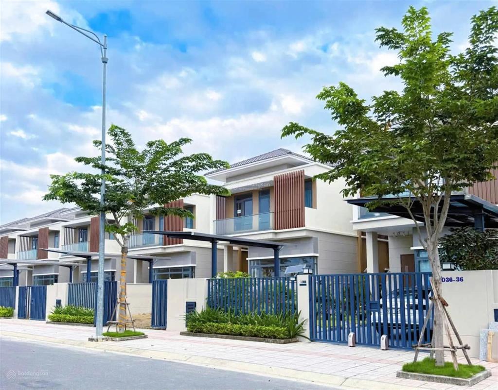Bán gấp biệt thự sun casa central 6,6 tỷ, 250m2, 4pn, 4wc, bình dương