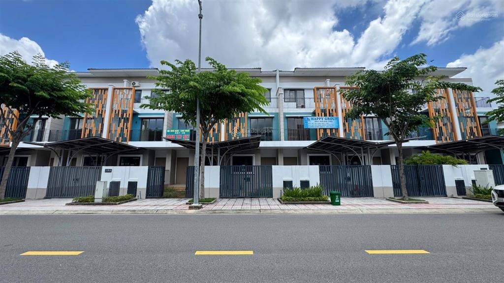 Bán nhà phố tại sun casa central, 2,8 tỷ, 100m2, view đẹp, uy tín