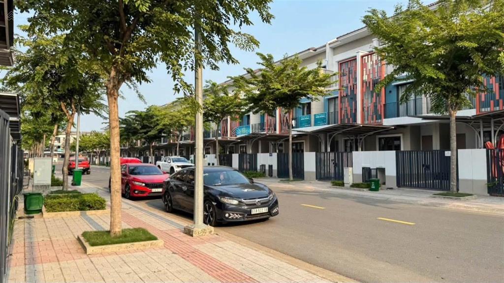 Bán nhà phố liên kế 3 tầng, 4pn, 4wc giá siêu hời tại sun casa central, 100m2, 2,9 tỷ vnd