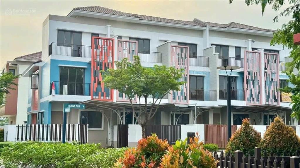 Bán nhà phố liên kế 3 tầng, 4pn, 4wc giá siêu hời tại sun casa central, 100m2, 2,9 tỷ vnd