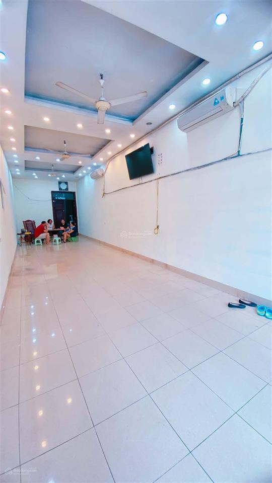 Cho thuê gấp mặt bằng kinh doanh phố tôn đức thắng