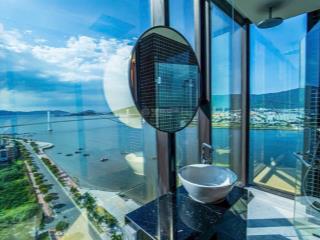 Bán căn 2pn view sông hàn đẹp, không góc chết full nội thất tầng cao giá độc nhất chỉ 5 x tỷ