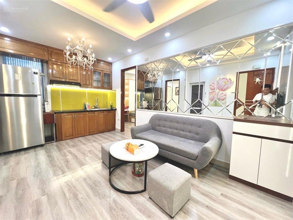Chung cư 2 phòng ngủ 45m2 hộ khẩu cầu giấy  2,45 tỷ