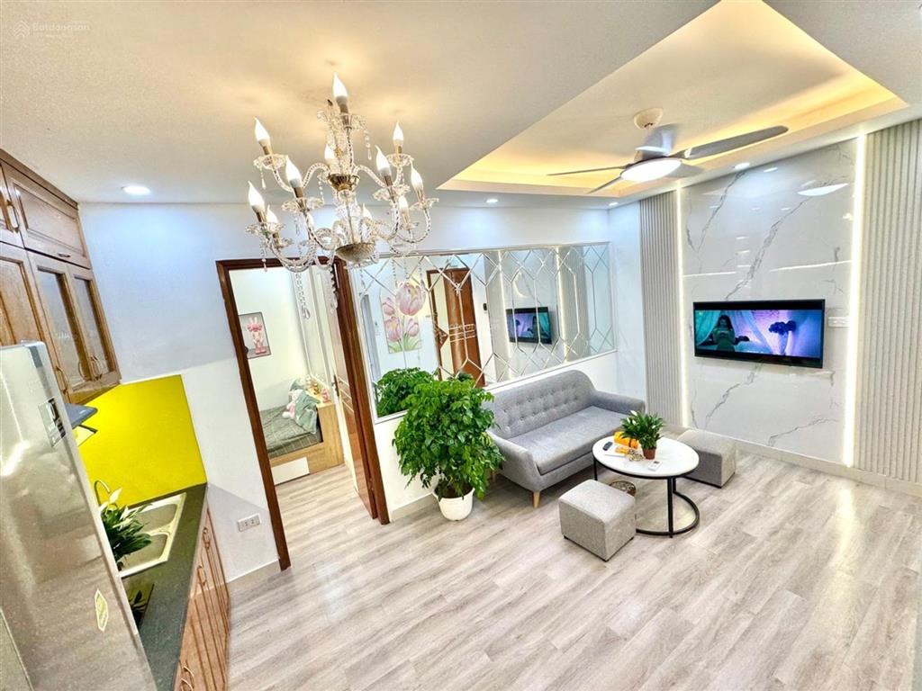 Chung cư 2 phòng ngủ 45m2 hộ khẩu cầu giấy  2,45 tỷ