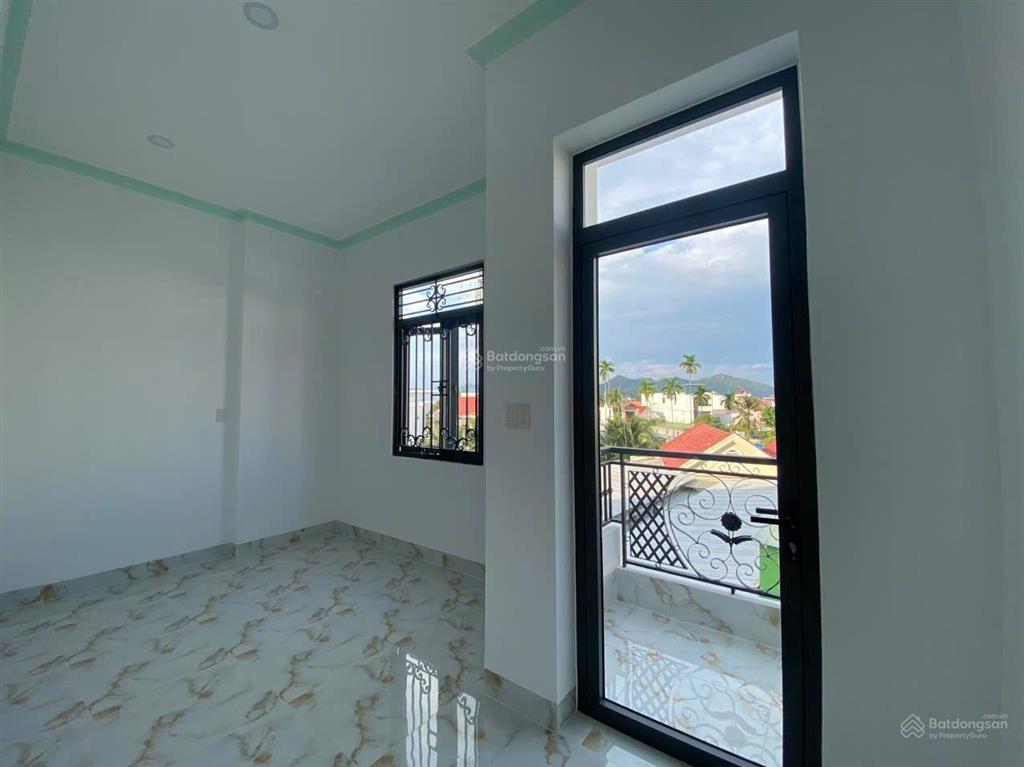 Bán căn nhà 3 tầng cầu dứa phú nông, vĩnh ngọc dt 75,9m2 ngang 5m, hẻm 3m, giá 4,6 tỷ