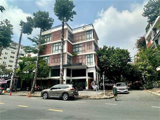 Cho thuê tòa nhà văn phòng góc 2 mặt tiền tại phú mỹ hưng