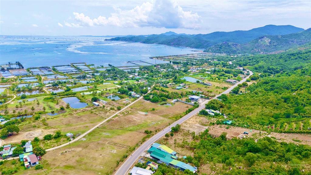 Siêu phẩm view biển mặt tiền dt702 đối diện vịnh cam ranh giá 2 tỷ 690 triệu
