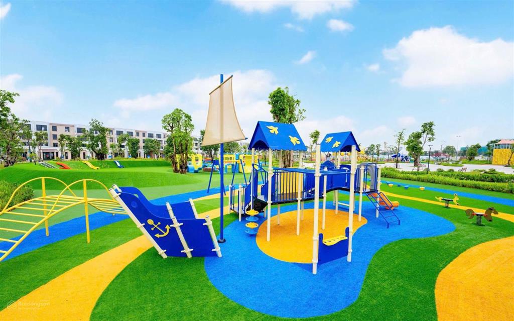 Cần bán vinhomes đan phượng 104m2, xây 4 tầng, ô tô đỗ cửa, giá 20,8 tỷ