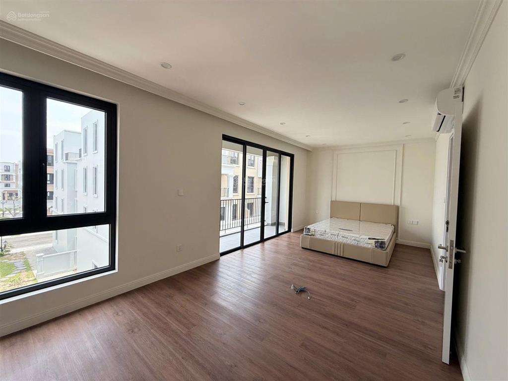 Cần bán vinhomes đan phượng 104m2, xây 4 tầng, ô tô đỗ cửa, giá 20,8 tỷ