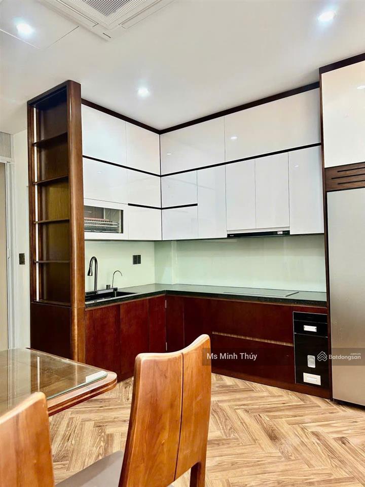 Chính chủ gửi bán lk 7 tầng 45m2 tại phố vạn phúc. nhà full đẹp phân lô ô tô tránh vỉa hè giá 21 tỷ