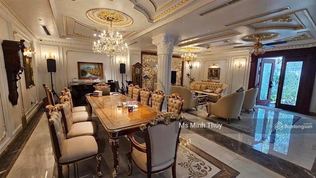 Bán nhà liền kề lô góc kdt văn phú 180m giá 54 tỷ
