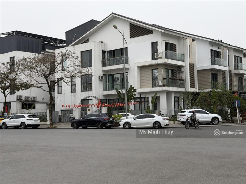 Bán biệt thự vip an qúy villa dương nội mặt sau lê quang đạo dt 200m2 vỉa hè rộng giá 50 tỷ