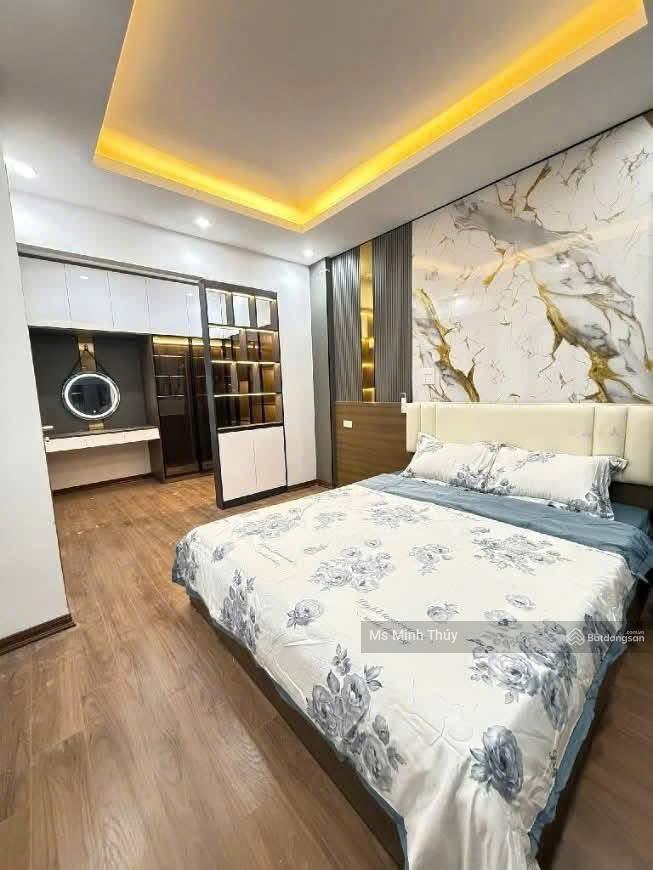Giảm ngay 500 triệu cho ai mua nhà 5 tầng 100m2, mặt tiền 20m tại tiểu kdt vạn phúc.