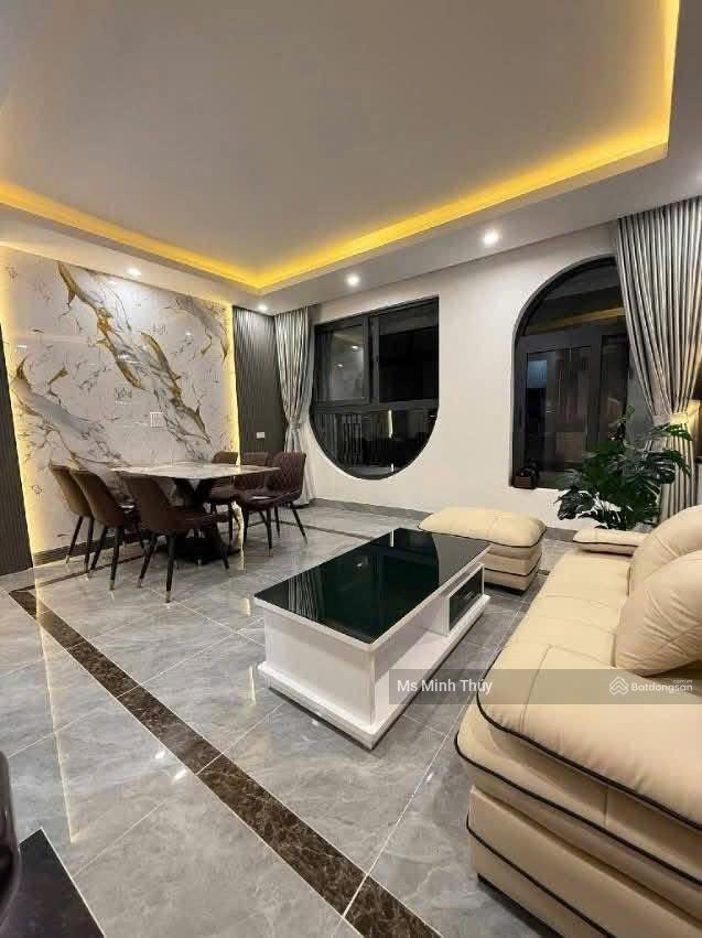 Giảm ngay 500 triệu cho ai mua nhà 5 tầng 100m2, mặt tiền 20m tại tiểu kdt vạn phúc.