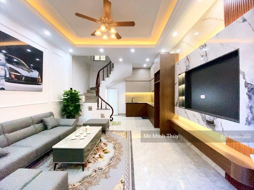 Chính chủ cần bán gấp nhà 5 mặt phố phùng khoang 42m2 giá hơn 10 tỷ kd nhộn nhịp đông đúc