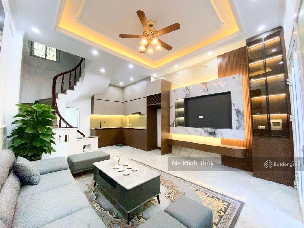Chính chủ cần bán gấp nhà 5 mặt phố phùng khoang 42m2 giá hơn 10 tỷ kd nhộn nhịp đông đúc