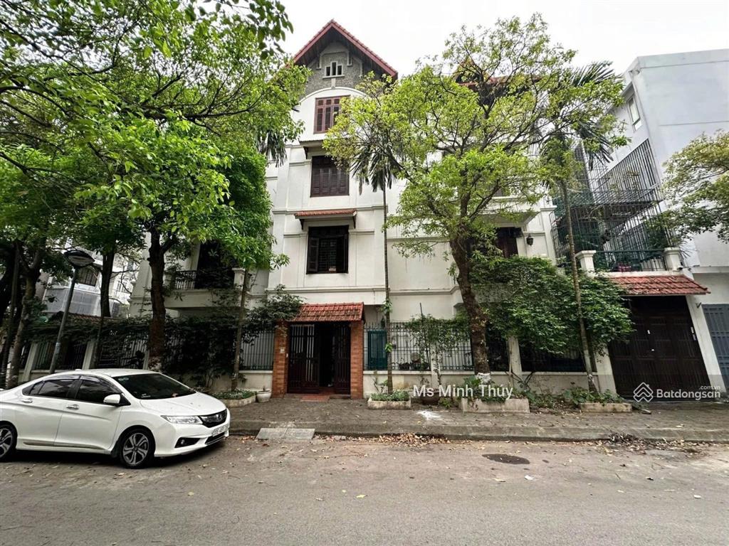 Chính chủ cần bán lô góc 4 tầng dt 135m2 kđt văn quán, vỉa hè rộng, phân lô bàn cờ giá 37 tỷ