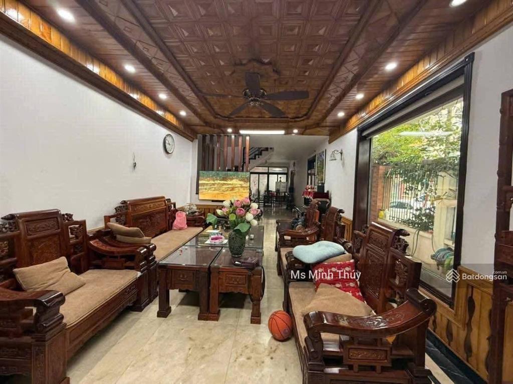 Chính chủ cần bán lô góc 4 tầng dt 135m2 kđt văn quán, vỉa hè rộng, phân lô bàn cờ giá 37 tỷ