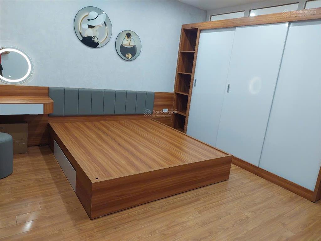 Gia đình chuyển công tác cần bán chung cư tsqeuroland, mỗ lao, 70m2, 2pn+1wc, giá 4 tỷ bao phí