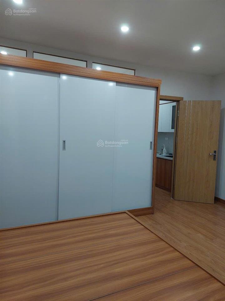 Gia đình chuyển công tác cần bán chung cư tsqeuroland, mỗ lao, 70m2, 2pn+1wc, giá 4 tỷ bao phí