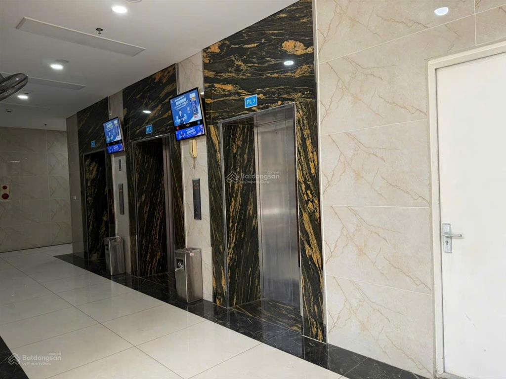 Bán căn góc 3pn, 2wc, 120m2 tại intracom1 trung văn, giá ưu đãi 8,5 tỷ