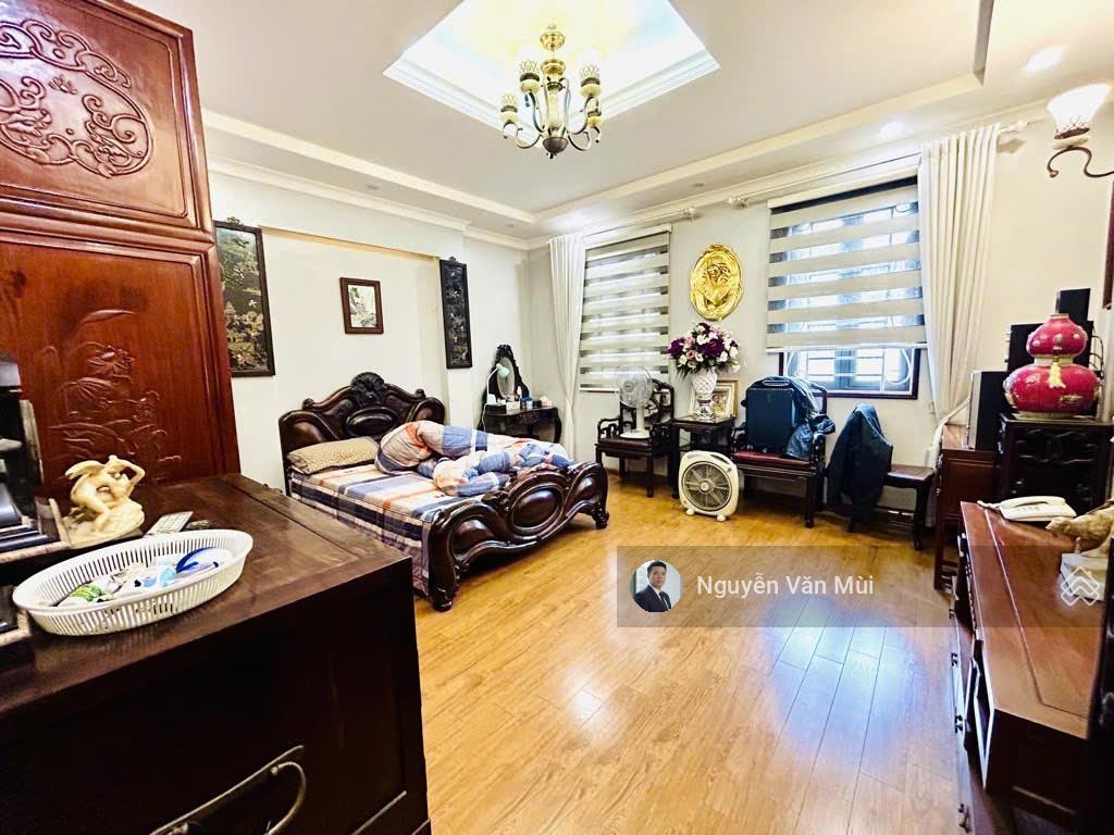 Bán gấp nhà mặt phố tây hồ 7 tầng thang máy, mt 5.2m, kinh doanh đỉnh, giá 45 tỷ