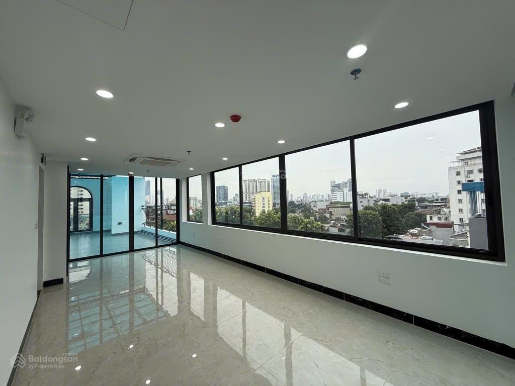 Mặt phố đê la thành, 9 tầng, kinh doanh đỉnh, dòng tiền ổn định, giá trị nhà tăng theo từng năm