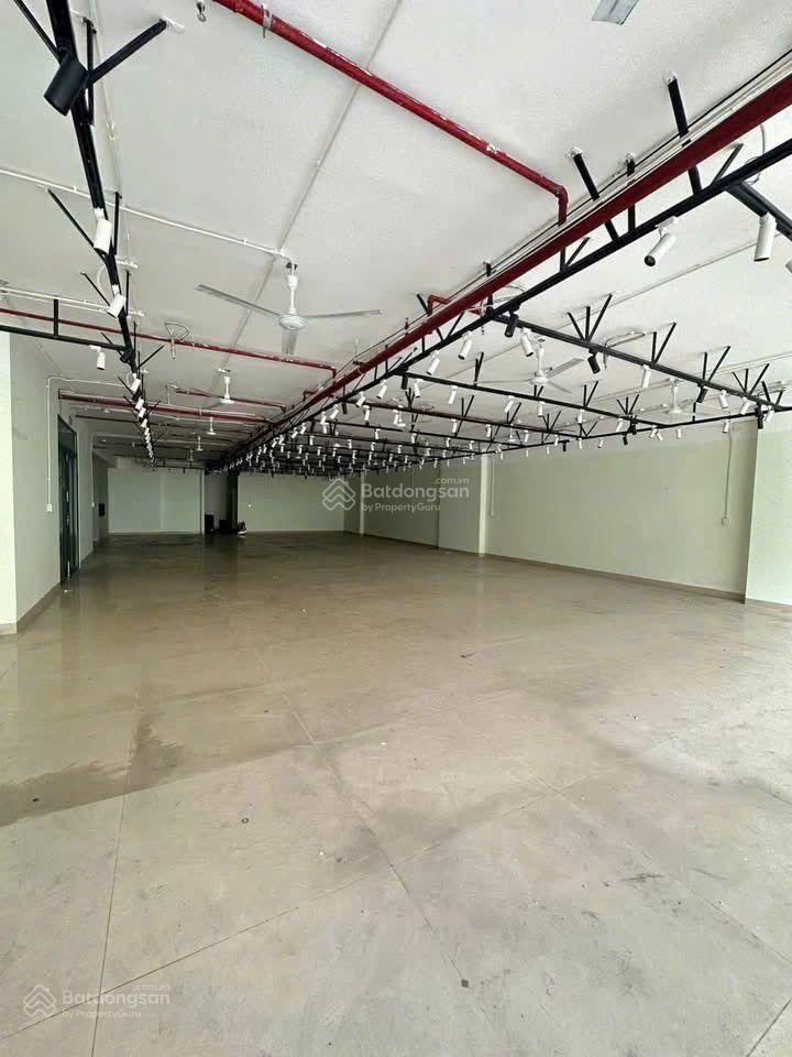 Cho thuê sàn văn phòng 400m2 toà 99 xuân thủy