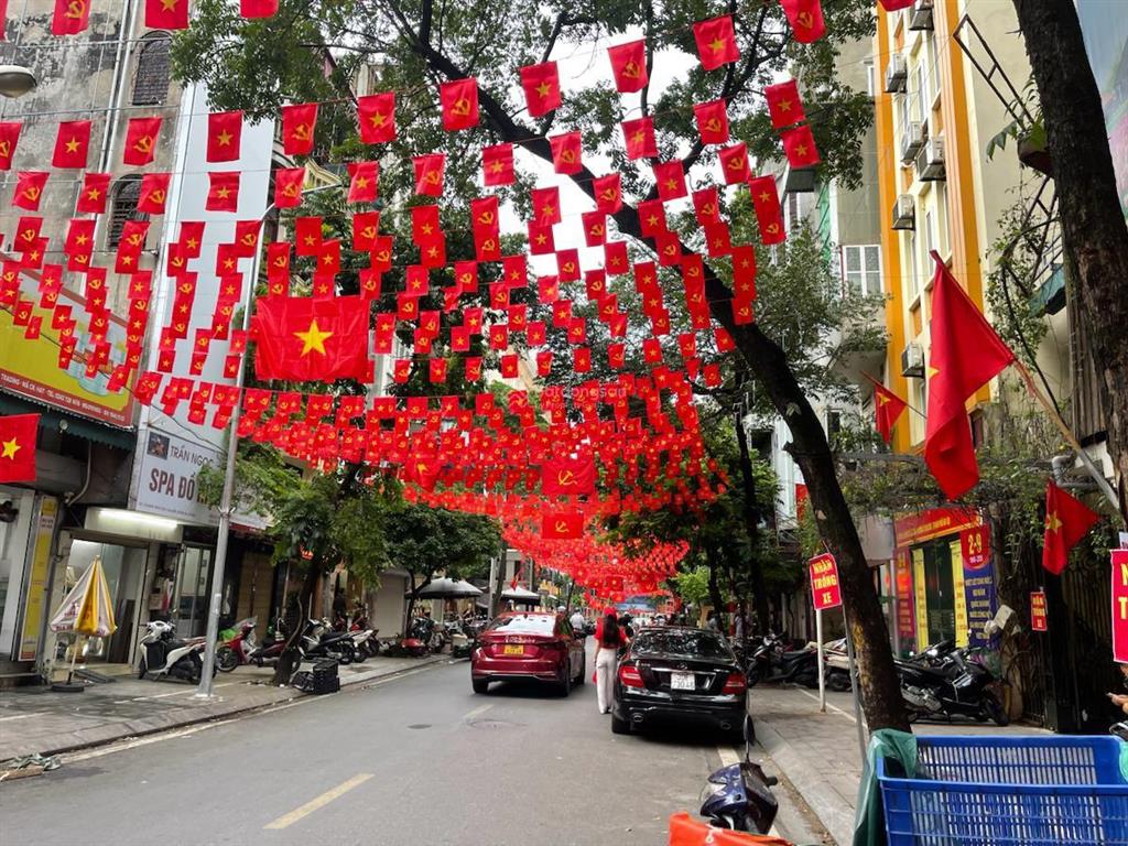 Bán 500m2 mặt phố đặng trần côn, hiếm có, giá thương lượng