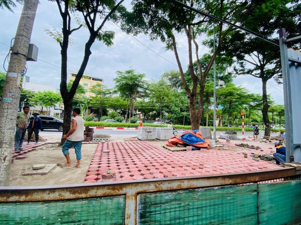 Bán nhanh siêu phẩm 350m2 mặt phố võ chí công