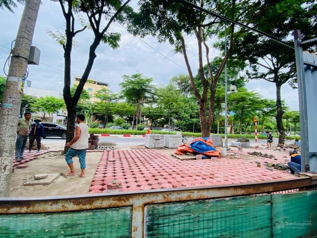 Bán nhanh siêu phẩm 350m2 mặt phố võ chí công