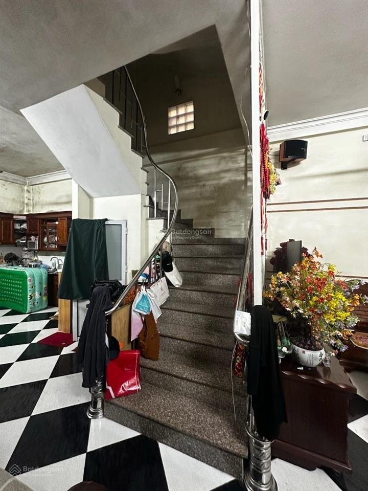 Bán nhà nguyễn ngọc vũ ô tô đỗ cổng