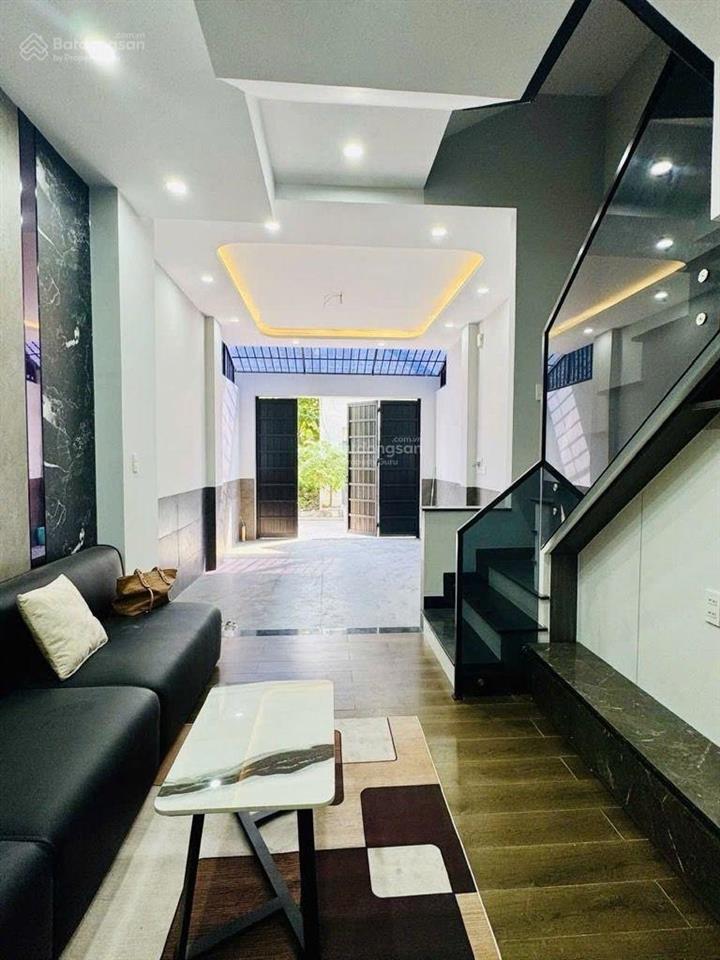 Bán nhà trường lưu long trường thủ đức 53m2, 3 tầng, 4pn, đường ô tô quay đầu, giá 5  6 tỷ