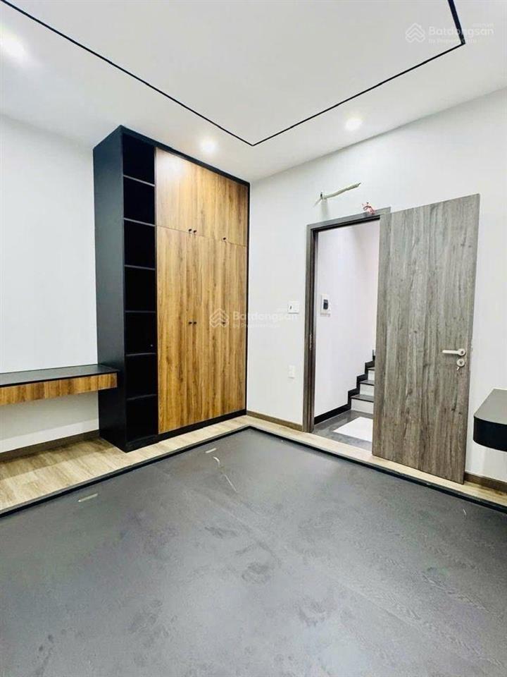 Bán nhà trường lưu long trường thủ đức 53m2, 3 tầng, 4pn, đường ô tô quay đầu, giá 5  6 tỷ