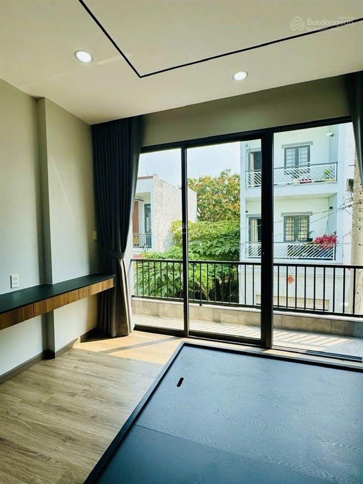 Bán nhà trường lưu long trường thủ đức 53m2, 3 tầng, 4pn, đường ô tô quay đầu, giá 5  6 tỷ