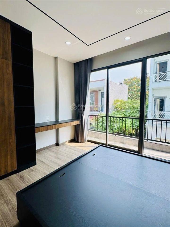 Bán nhà trường lưu long trường thủ đức 53m2, 3 tầng, 4pn, đường ô tô quay đầu, giá 5  6 tỷ