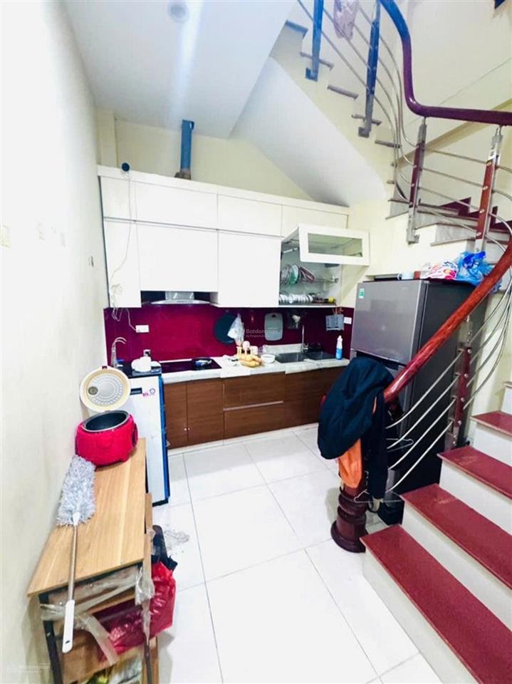 Bán nhà ngõ 105 doãn kế thiện, 30/35m²x 5 tầng, full nội thất ngõ thông, oto đỗ cửa.