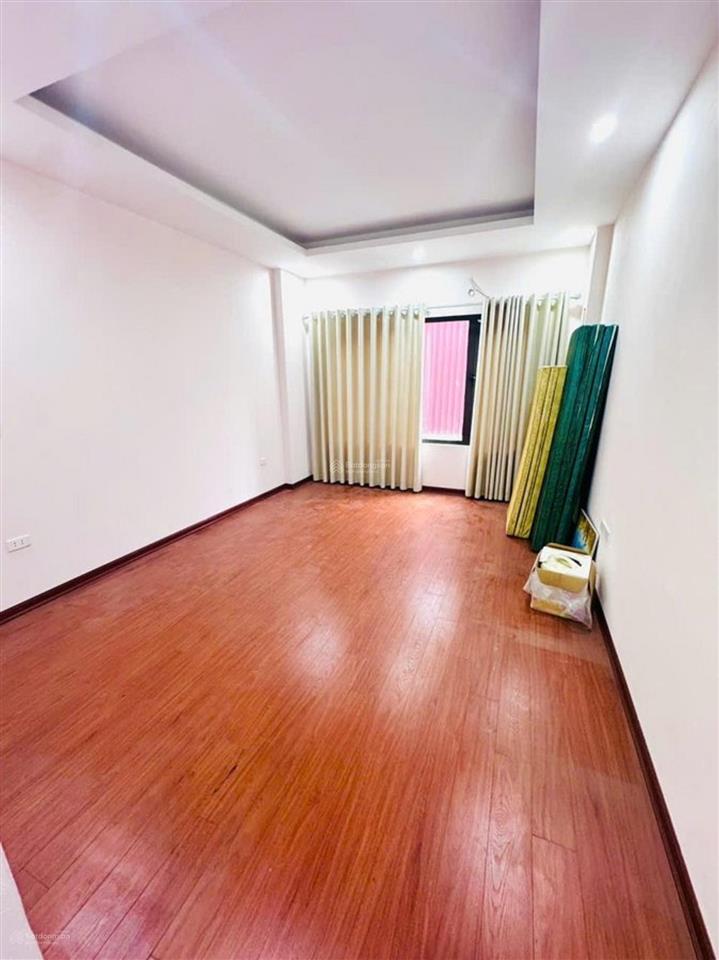 Bán nhà ngõ 105 doãn kế thiện, 30/35m²x 5 tầng, full nội thất ngõ thông, oto đỗ cửa.
