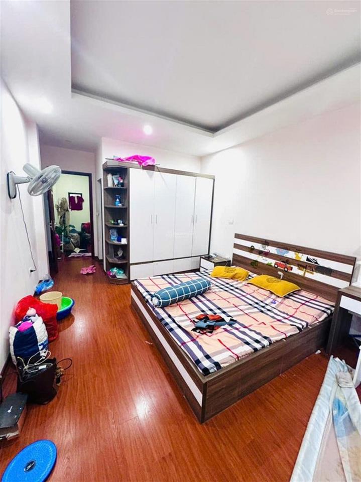 Bán nhà ngõ 105 doãn kế thiện, 30/35m²x 5 tầng, full nội thất ngõ thông, oto đỗ cửa.