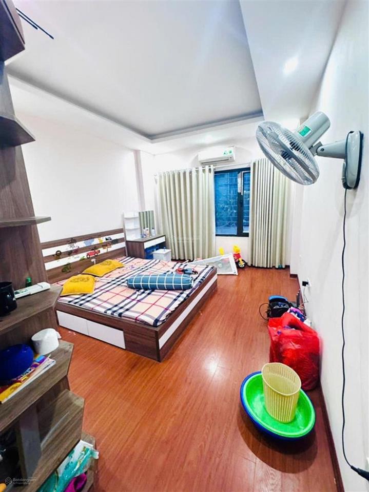 Bán nhà ngõ 105 doãn kế thiện, 30/35m²x 5 tầng, full nội thất ngõ thông, oto đỗ cửa.