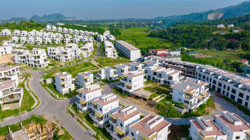 Hiếm có 1 căn biệt thự 327m2 cốt dương db3, gần bể bơi trung tâm, tiện ích
