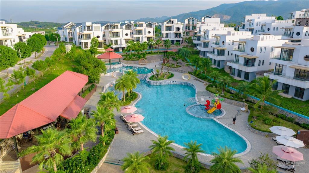 Hiếm có 1 căn biệt thự 327m2 cốt dương db3, gần bể bơi trung tâm, tiện ích