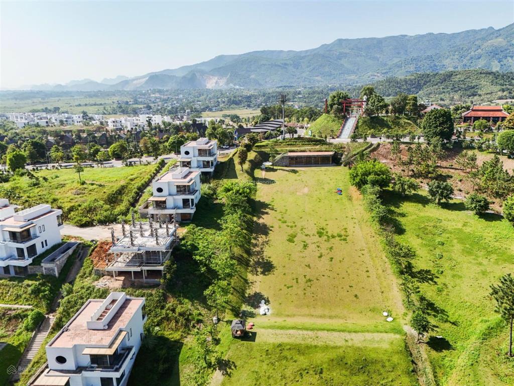 Gia đình có nhu cầu chuyển chỗ ở bán gấp biệt thự 217,5m2 giá 5,x tỷ bao phí. sắp nhận bàn giao nhà