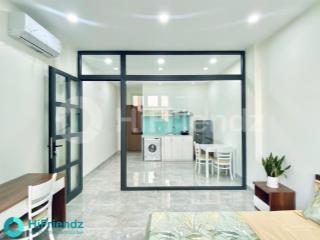 Trống siêu phẩm căn hộ mini 1 phòng ngủ, tách bếp cửa sổ trời lớn tại q5 sát q1